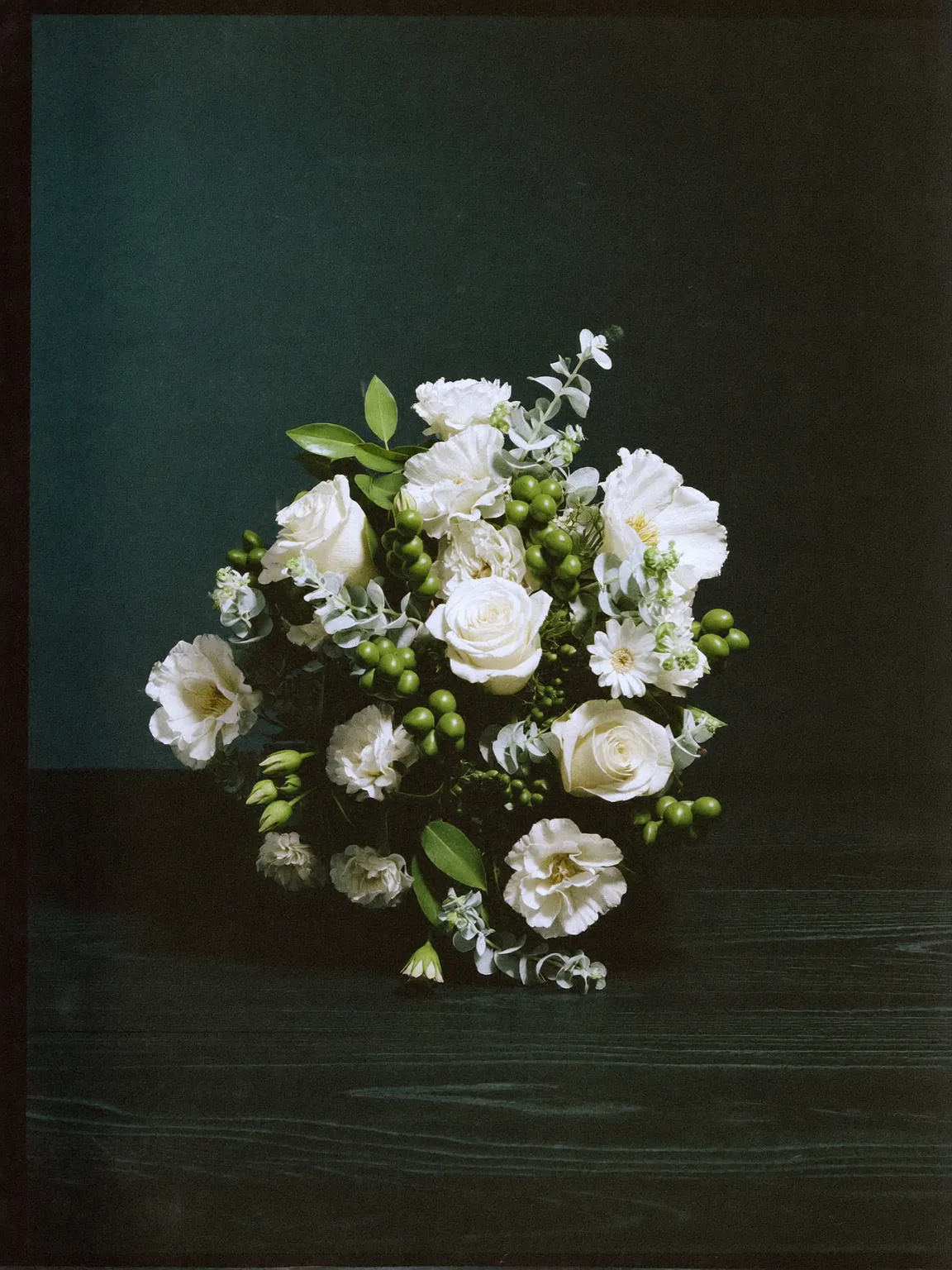Composition ronde blanche et verte, image générée