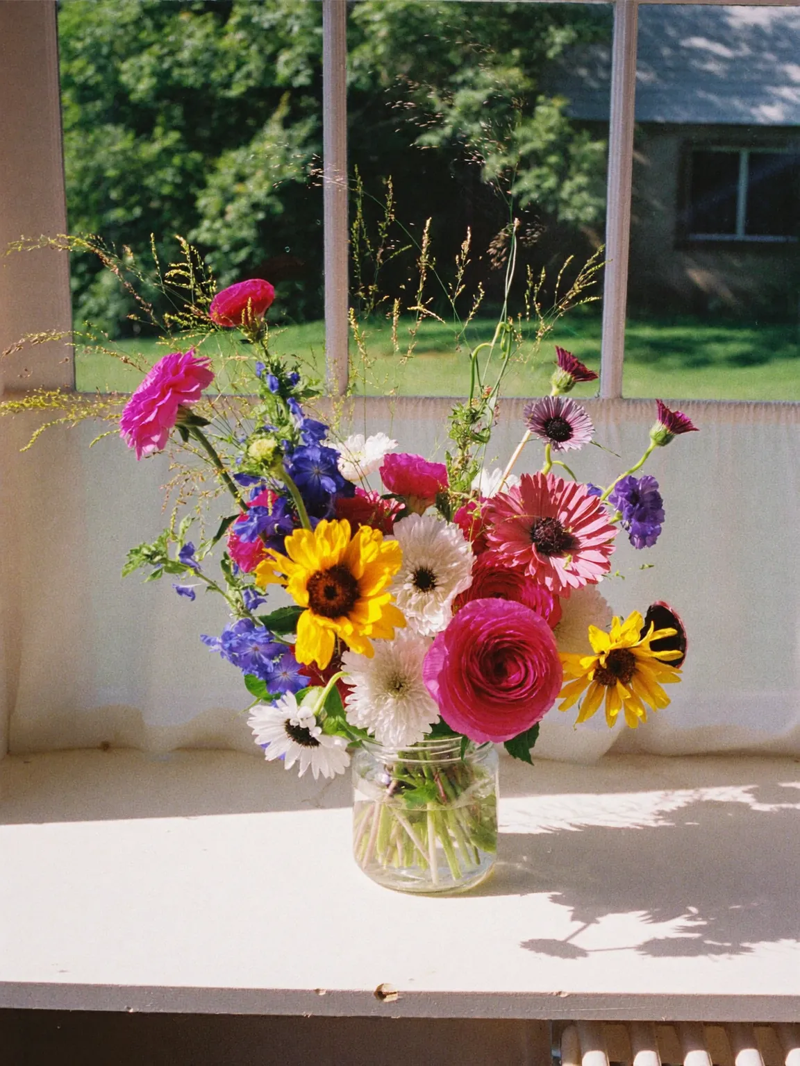 Bouquet champêtre coloré, image générée