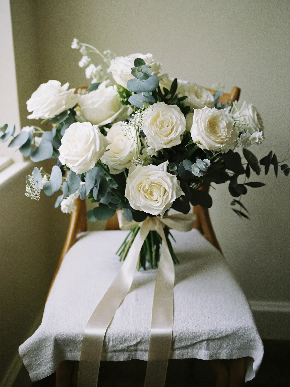 Bouquet de mariée blanc, image générée